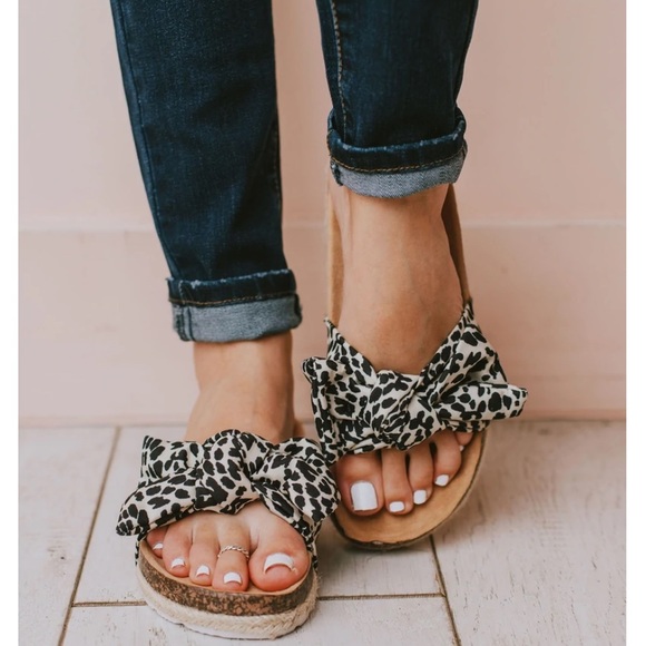 Black Cheetah Slip On Linen Fabric Bow Sandals - Picture 4 of 13